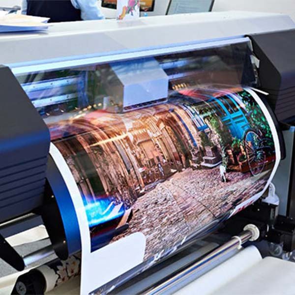 Exhibidores y habladores en acrílico para puntos de venta
